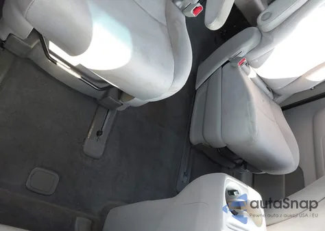 2015 Kia Sedona Lx из США, поврежденный, VIN KNDMB5C19F6051225